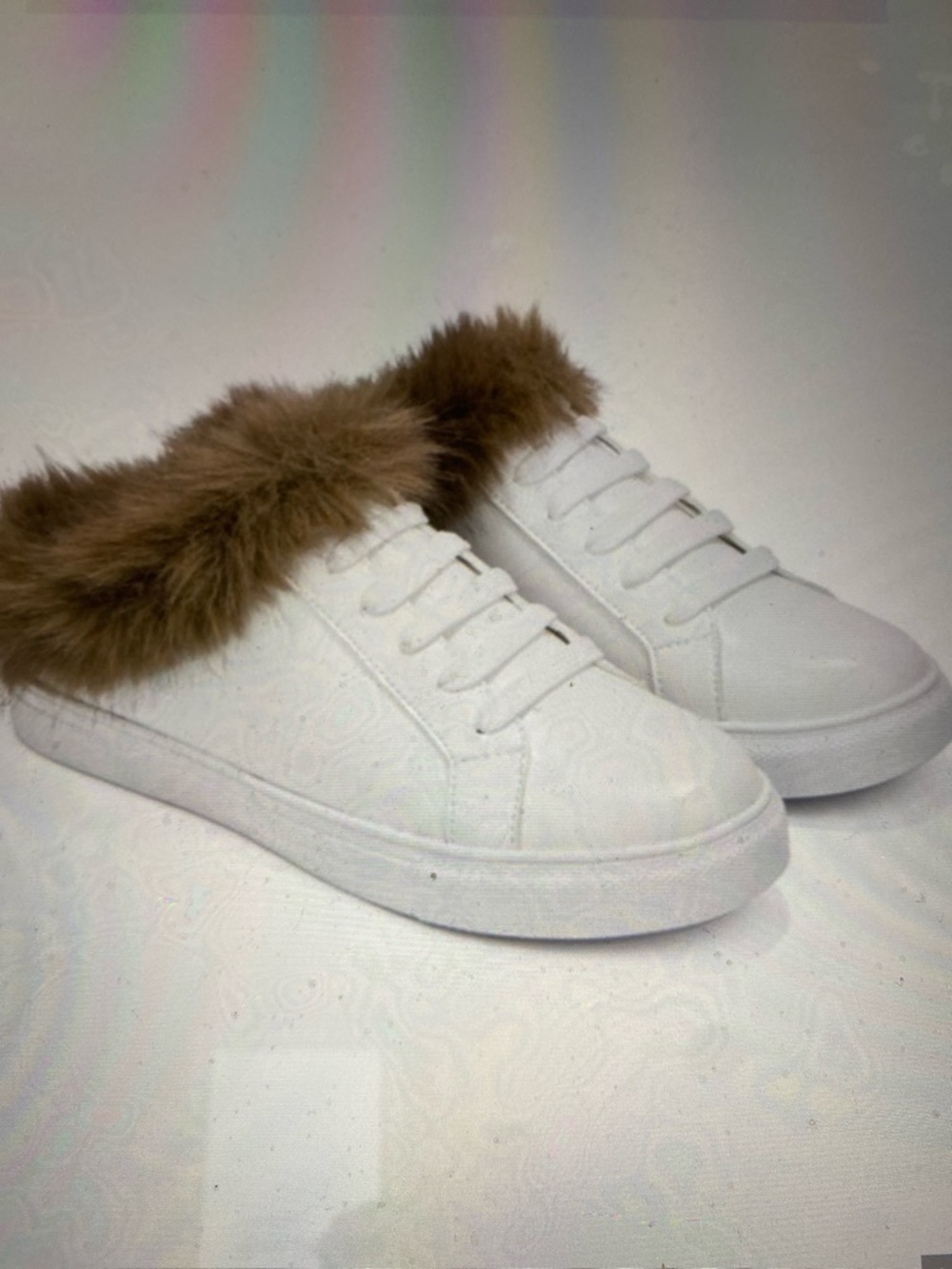 🌸Cape Robbin🌸Denice Faux Fur/Faux Leather Trim White Vegan Sneakers NIB Size 9